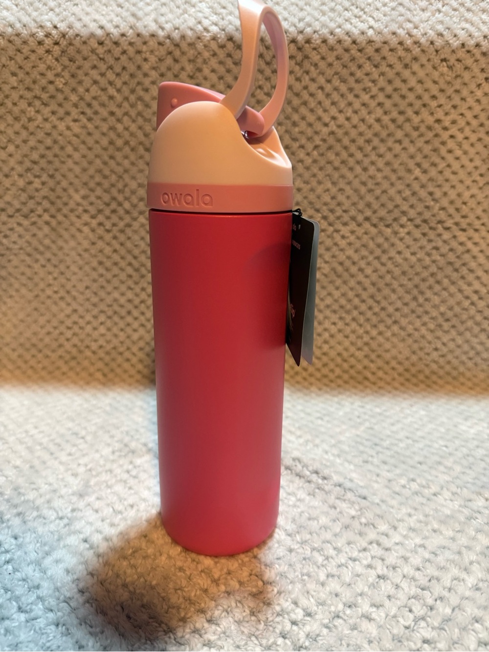 Brand New Owala + Starbucks FreeSip Bottle in Pink and Light Pink - Picture 5 of 9